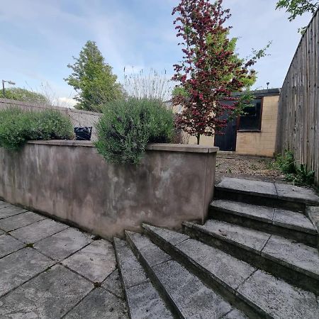 Private Rooms Bath Exterior photo